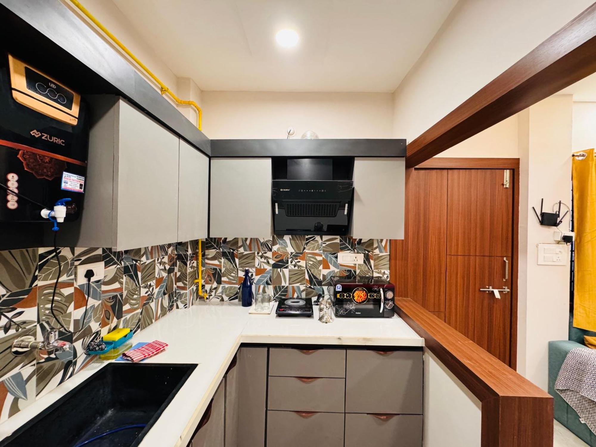 Escape Cozy 1bhk Mahalaxmi Nagar *